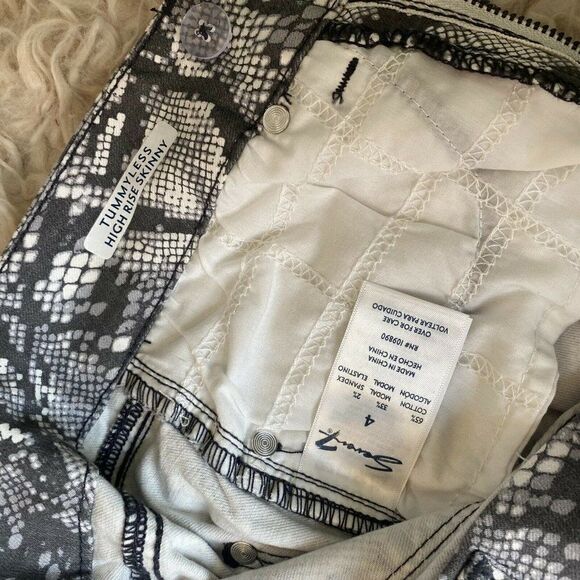Seven7 Tummyless slimming control high rise jeans snake skin size 4 - Picture 8 of 9
